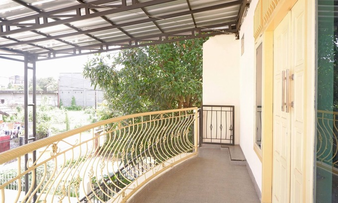 Jambi Hotel | OYO Life 92632 Kost Pondok Kito