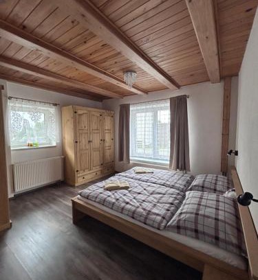 Ckyne House | Párty penzion Dolany