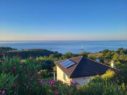 Cogoleto House | P r a t o e O n d e