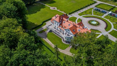 gmina Cewice Hotel | Pałac Łebunia