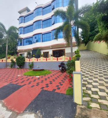 Chirayinkil Hotel | Padmatheertham Inn
