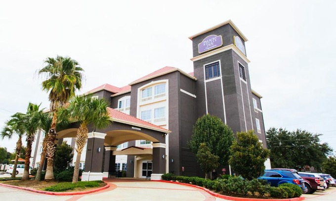 Barker Hotel | Palacio Royale Inn Signature Katy