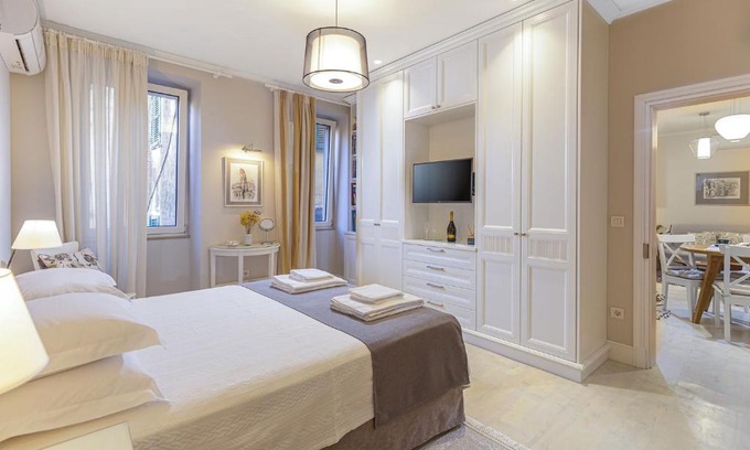 Old Town Apartment | Palazzino Leone - Corfu Old Town Liston Deluxe Apartment