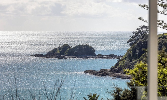 Palm Beach House | Palm Beach Retreat - Stay Waiheke