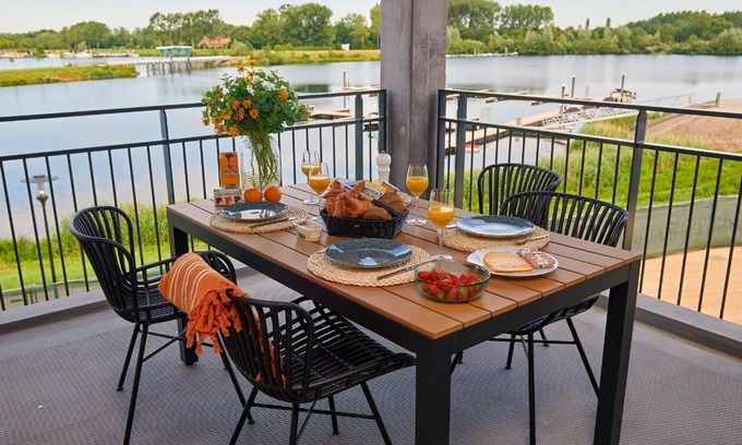 Thorn Apartment | Panorama Lake View Apartment 2p