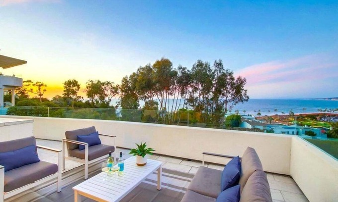 Country Club House | Panoramic View Estate * 3 Levels * 4 Outdoor Spaces