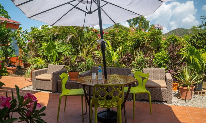 Oranjestad House | Papaya Inn