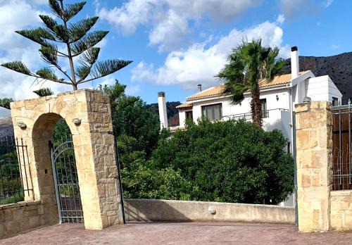 Malevizi Apartment | Papyrise View