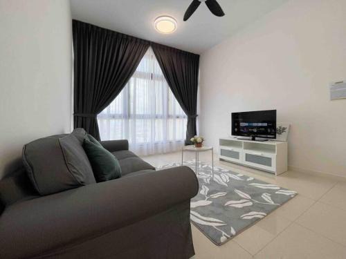 Taman Bukit Mewah Apartment | Paradigm Mall Cozy Stay 2 parkings 7 pax