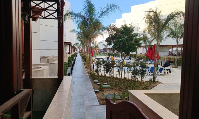 Al-Manasrah Apartment | paradise porto said garden challet for families