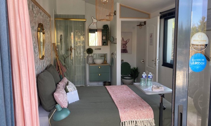 Saint-Pierre-es-Champs Bed & Breakfast | Parenthèse Cosy guest room and private beauty salon