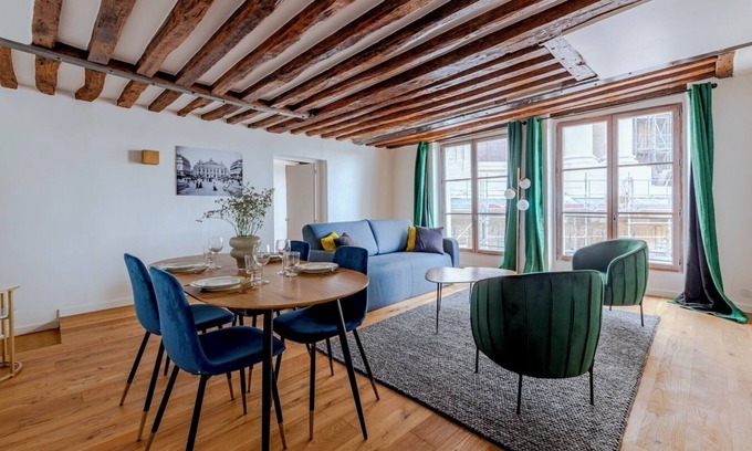 Les Halles Apartment | Paris 1, 3 rooms, exceptional view on St Eustache church and Les Halles gardens