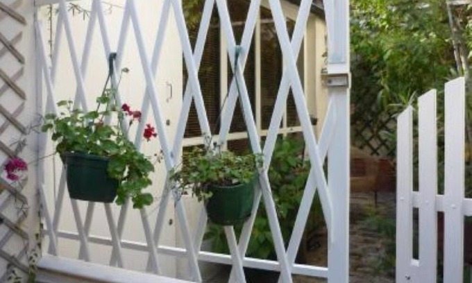 Pere Lachaise Apartment | Paris 20 Pere Lachaise: VERY QUIET STUDIO WITH A TERRACE