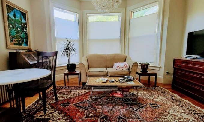 West End Apartment | Park View Apt 1/1 with Parking - Minutes from Hospitals and Universities