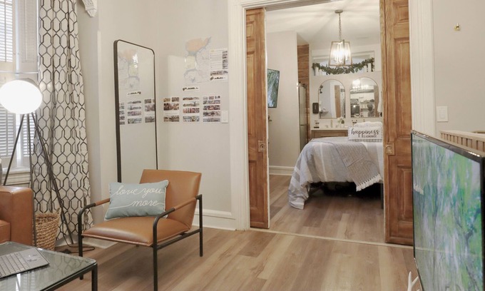 Woodbury House | Parking, Near Philly&Airport, Superfast WIFI