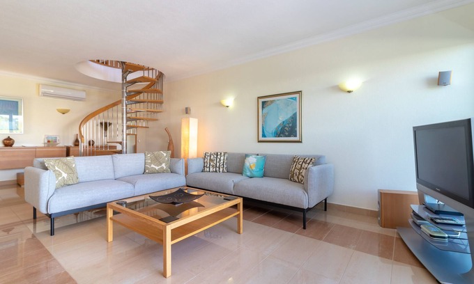 Ferragudo Apartment | Parque nº 12 - Modern spacious penthouse apartment