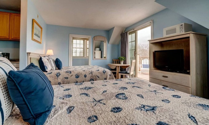 Falmouth Heights Condo | Partial Ocean View! 2 Queen Studio w/Private Deck (312)