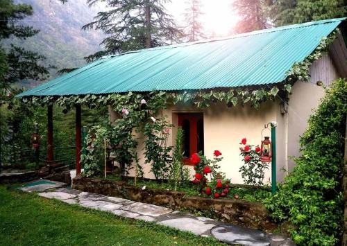 Kasol Bed & Breakfast | Parvati Kuteer riverside resort