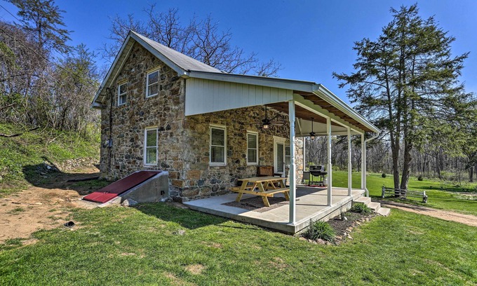 Hellertown Cottage | Patio & Fire Pit: Idyllic Cottage in Hellertown!