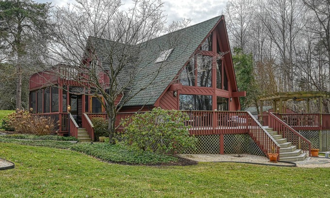 Bumpass House | Pauley Shores- Inground Swimming Pool, Waterfront, Theater, and MORE!