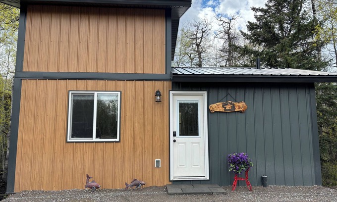 Mountain View Cabin | Payne Lake Wilderness Huts - Trout Creek