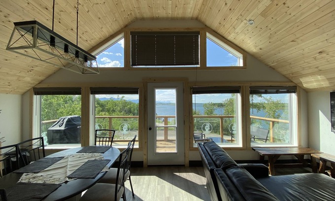 Mountain View Apartment | Payne Lake Wilderness Huts - Lakeview Suite