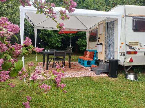 Montalembert Other | Pays de Joie - Caravan La Bohème