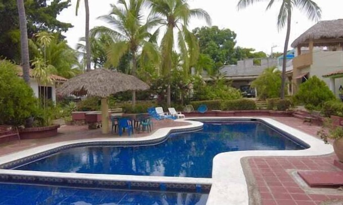 Centro House | PB2 Steps from Playa Manzanillo with King Size Bed