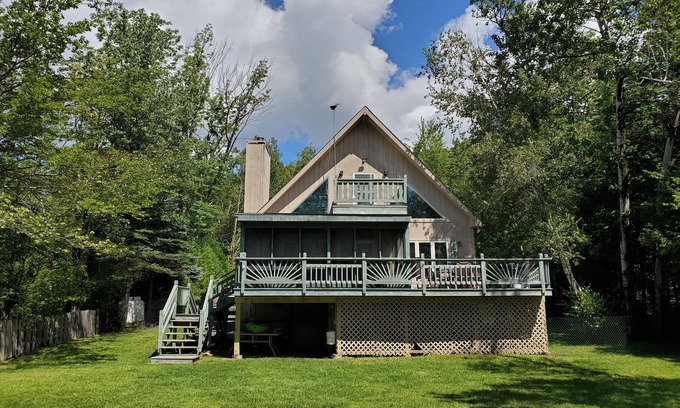 Sherwood Forest House | Peace and quiet on the lake