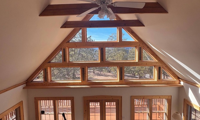 Evergreen Cabin | Peace & Quiet Mountain Escape Close to Denver and world-class Ski Resorts!