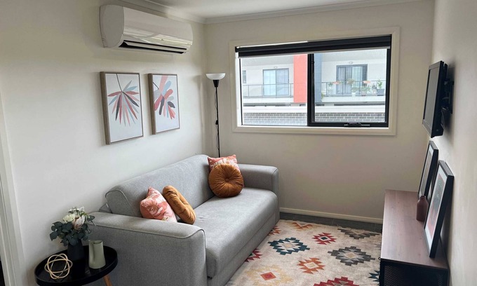 Coombs Apartment | Peaceful 1 Bedroom Apartment in Coombs