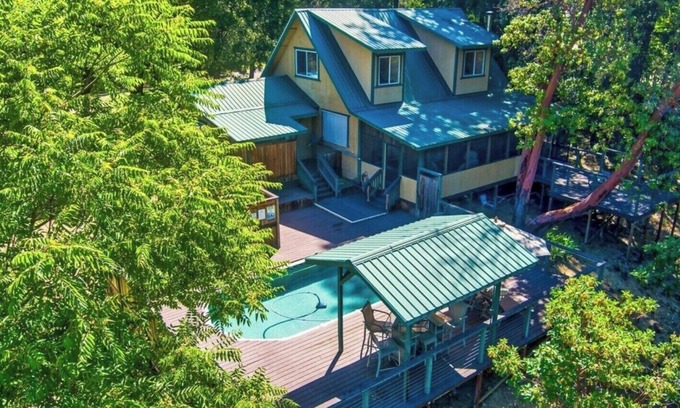 Salyer House | Peaceful 2-bedroom house with river views, pool, laundry, full kitchen & more