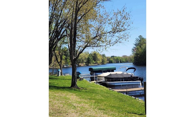 Holcombe Cabin | Peaceful Cabin on Lake Holcombe - Sleeps 4-6 Quiet no wake. Private fishing dock