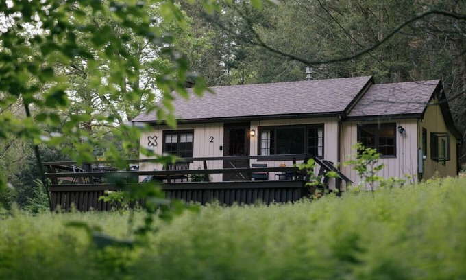 Cornwall Cabin | Peaceful Cabin with Sauna, Hot Tub & Cold Plunge