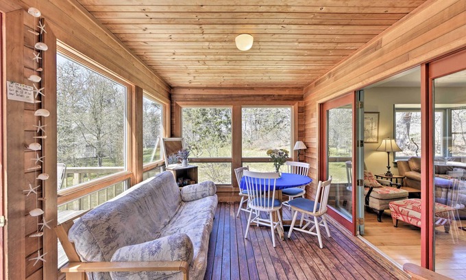 Menemsha House | Peaceful Chilmark Farmhouse by Menemsha Beach