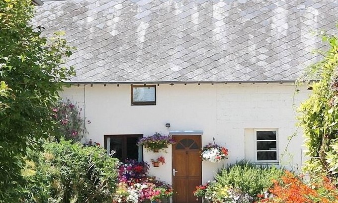 Terre-et-Marais Cottage | Peaceful Cottage Near Carentan, Normandy
