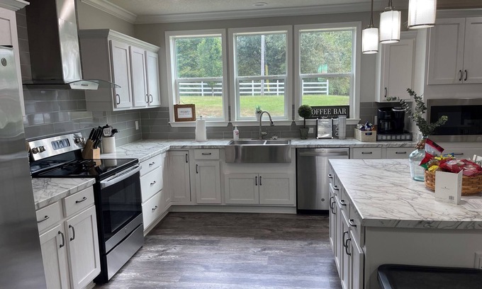 Saltillo Other | Peaceful country setting but only 5 minutes from restaurants and mall