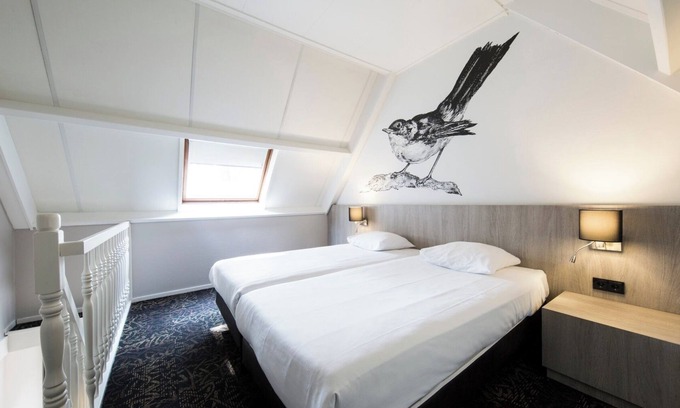 Bruggenmors Hotel | Peaceful Escape Close To Het Hulsbeek — Enjoy Nature And Free Parking