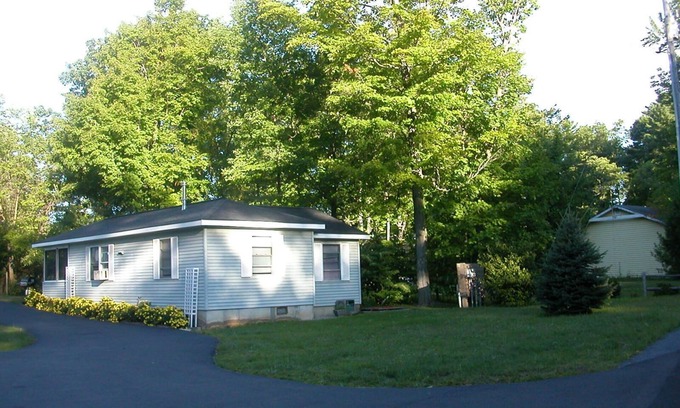 Fort Ann Cottage | Peaceful Nest: Family cottage with boat slip on Lake George, NY