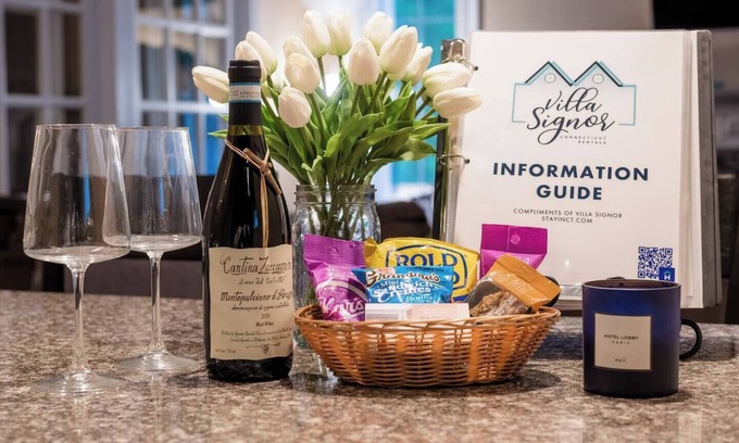 Norwich Villa | PEACEFUL SPA ESCAPE MINUTES TO MOHEGAN SUN CASINO