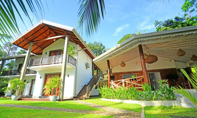 Kaduruduwa Villa | Peacock Villa Walahanduwa - Galle