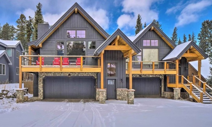 Warrior's Mark West House | Peak 10 Place - Free Winter Shuttle to Lift - Ski-In, Ski-Out for Experts Only