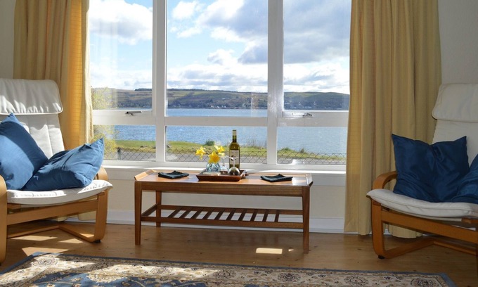 Strone House | Pebbles Shore, sea front location, disabled friendly, pets welcome