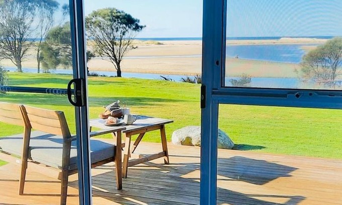Scamander Hotel | Pelican Sands Scamander