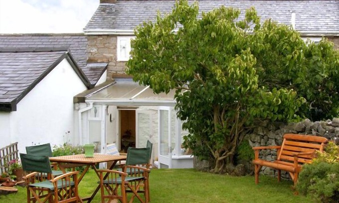 Gwaenysgor Near Prestatyn Cottage | Pen y Parc