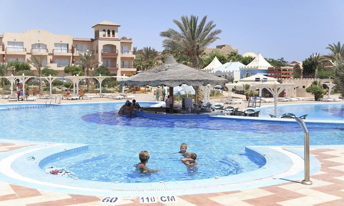 El Quseir Hotel | Pensee Royal Garden Beach Resort