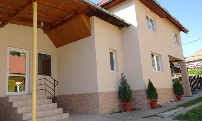 Rucar House | Pensiunea Arkoudaki