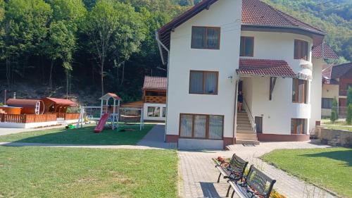 Sugag House | Pensiunea Casa David