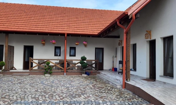 Racos House | PENSIUNEA CASTELANA