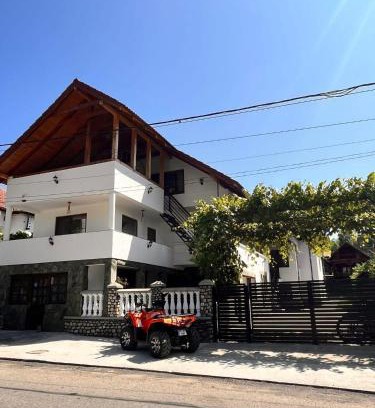 Bodesti House | Pensiunea Valu